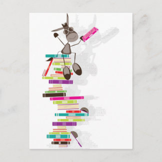 Cartão Postal O burro intelectual sobre uma torre de livros