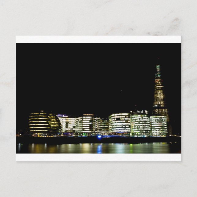Cartão Postal O cais e a cidade dos edifícios de Londres (Frente)