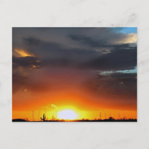 Cartão Postal O pôr do sol debaixo da tempestade.
