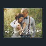 Cartão Postal O Script de Pincel Moderno Deixa A Foto Salvar A D<br><div class="desc">Script de Pincel Moderno Salve o Cartão-Postal de Casal de Noivado de Data - Script Branco com Folhas</div>