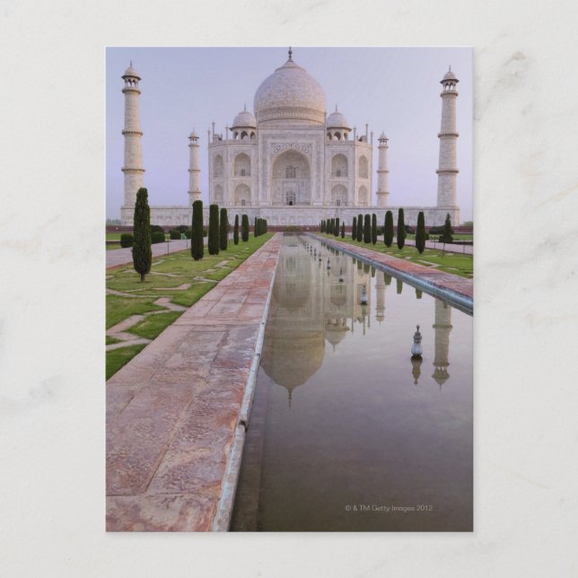 Cartão Postal O Taj Mahal refletiu-se perfeitamente no (Frente)