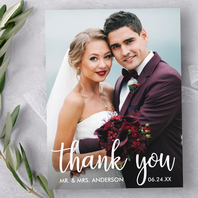 Cartão Postal Obrigado Casamento Foto Moderno Script (Customize to change your personalized text size or text style.)