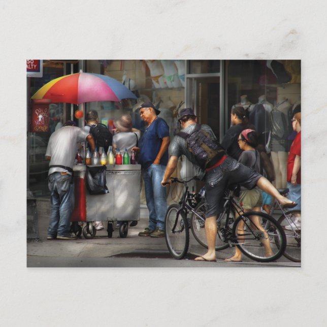 Cartão Postal Obtendo um cone de neve (Frente)