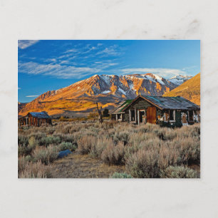 Cartão Postal Old Farmhouse Ao Longo De Hwy 395 No Lago De Junho