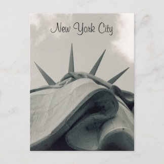 Cartão Postal olhando para a coroa da liberdade