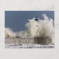 Ondas Caindo Contra Um Farol
