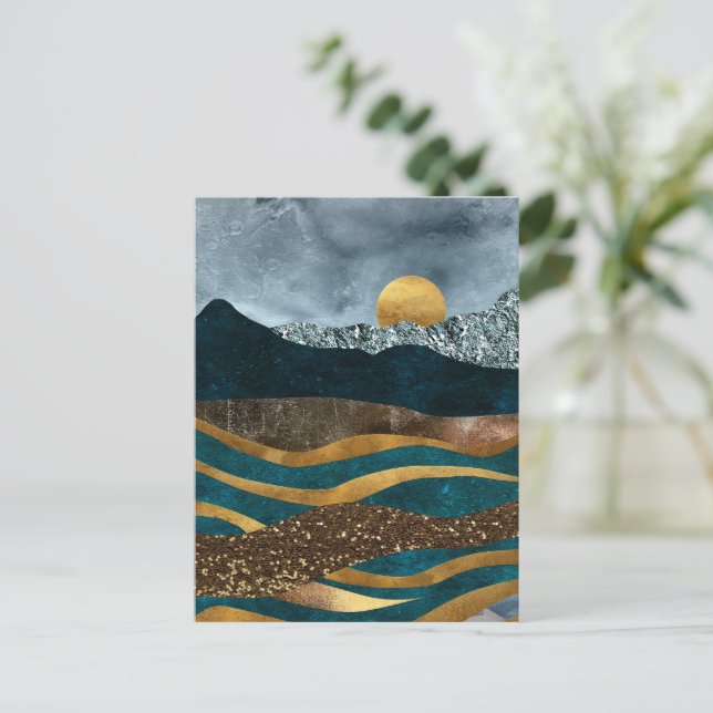 Cartão Postal Ondas De ouro Sob Montanhas Ligadas À Lua (Em pé/Frente)