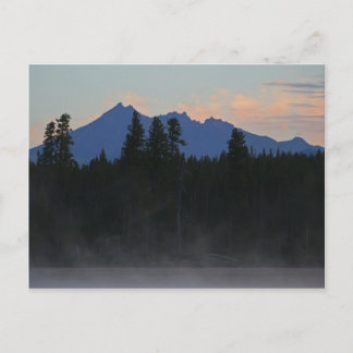 Cartão Postal Oregon Cascades no amanhecer