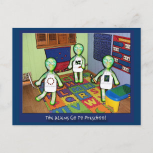 Cartão Postal Os aliens Vão Para A Pré-Escola!