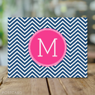 Cartão Postal Padrão Chevron com Monograma - Magenta Marinho