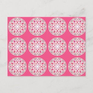Cartão Postal Padrão de Mandala em rosa-quente, branco e cinzas