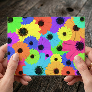 Cartão Postal Padrão Floral de Margarida Psicodélica Colorida