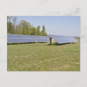 Cartão Postal painéis solares montados no solo