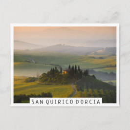 Cartão Postal Paisagem montanhosa da Toscana ao nascer do sol
