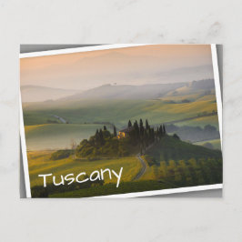 Cartão Postal Paisagem montanhosa da Toscana ao nascer do sol
