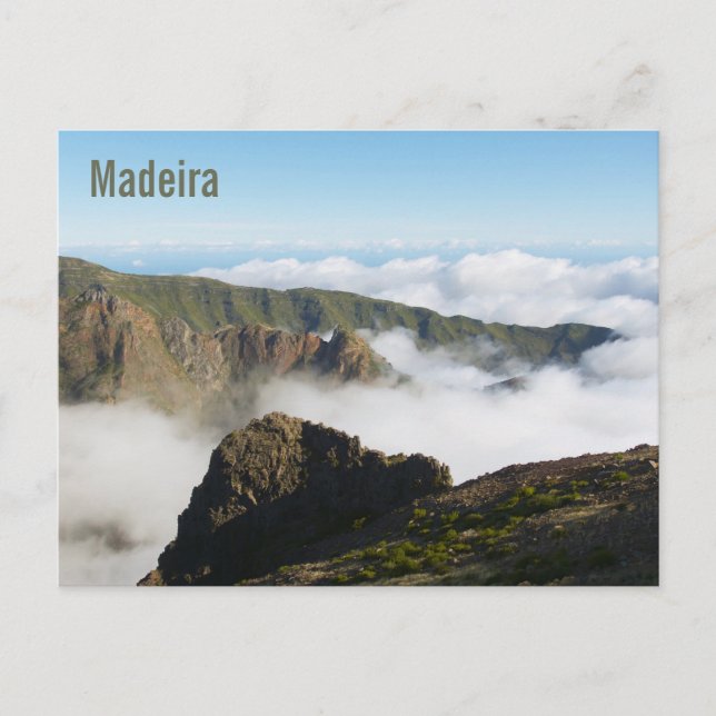 Cartão Postal Paisagem Montanhosa Dramática com Nuvens na Madeir (Frente)