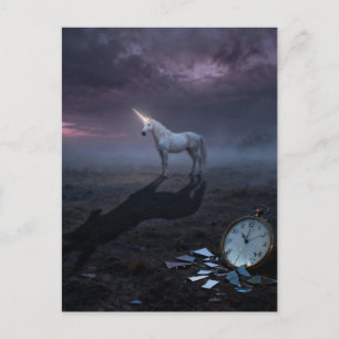 Cartão Postal Paisagem surreal e um unicórnio