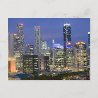 Cartão Postal paisagem urbana de Singapura ao anoitecer
