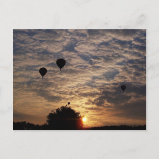 Cartão Postal Para Cima E Para Fora...