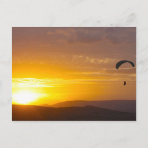 Cartão Postal Parapente no pôr do sol