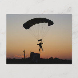 Cartão Postal Paraquedas Skydiver no Sunset Sky Diver