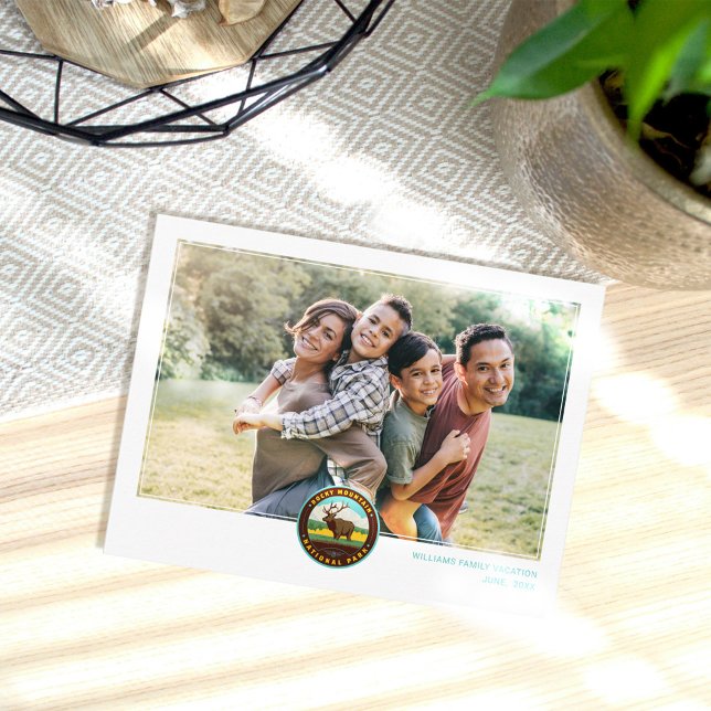 Cartão Postal Parque Nacional das Montanhas Rochosas (Postcard on table)