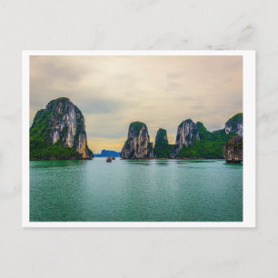 Cartão Postal Passagem estreita através das rochas 