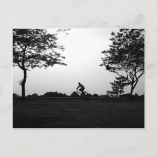 Cartão Postal Passeio da bicicleta da noite