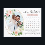 Cartão Postal Pastel Blush Pink Calendário de Fotos Salvar a Dat<br><div class="desc">Elegante Blush cor-de-rosa / primavera de pêssego calendário botânico floral salve o cartão de data com um buquê de rosas de aquarela pastel macio, peonias e hidrangas em tons de rosa-pincel, pêssego e creme com folhas botânicas verdes e folhas de eucalipto. Uma escolha moderna de design, perfeita para primavera e...</div>