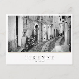 Cartão Postal Patinete numa rua em Itália a preto e branco