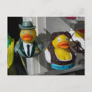 Cartão Postal Patos De Borracha Em Figurinos Tradicionais