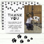 Cartão Postal Paw imprime o aniversário preto branco obrigado fo<br><div class="desc">A pata branca imprime o aniversário preto e branco Obrigado Cartão-postal para crianças. Cartões de agradecimentos de aniversário de fotos bonito com impressões de pata, obrigado nota, um modelo de foto e o nome de uma criança. Insira sua foto na modelo e personalize com seu nome. Altere ou deixe a...</div>