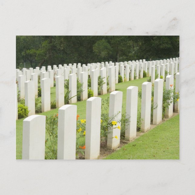 Cartão Postal Pedras de cabeça num cemitério de guerra (Frente)