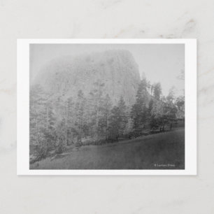 Cartão Postal Pequeno Campo de Beyod Butte e Árvores do Missouri