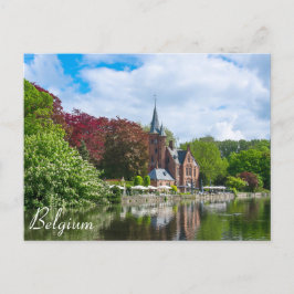 Cartão Postal Pequeno castelo perto do lago em Bruges, Bélgica