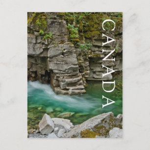 Cartão Postal Pequeno Rio Através do Canyon Coquihalla