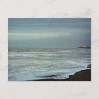 Cartão Postal píer de brighton e mar