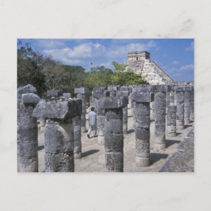 Cartão Postal Pilares da Pedra Antiga em Chichen Itza. Central