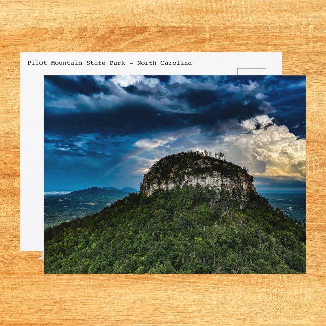 Cartão Postal Pilot Mountain NC Parque Estadual | arco-íris após (Send a postcard of Pilot Mountain after a storm.)