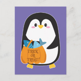 Cartão Postal Pinguim bonito no Halloween -