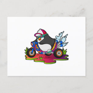 Cartão Postal Pinguim como Motociclista com Motocicleta