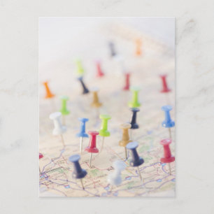 Cartão Postal Pinos em um mapa
