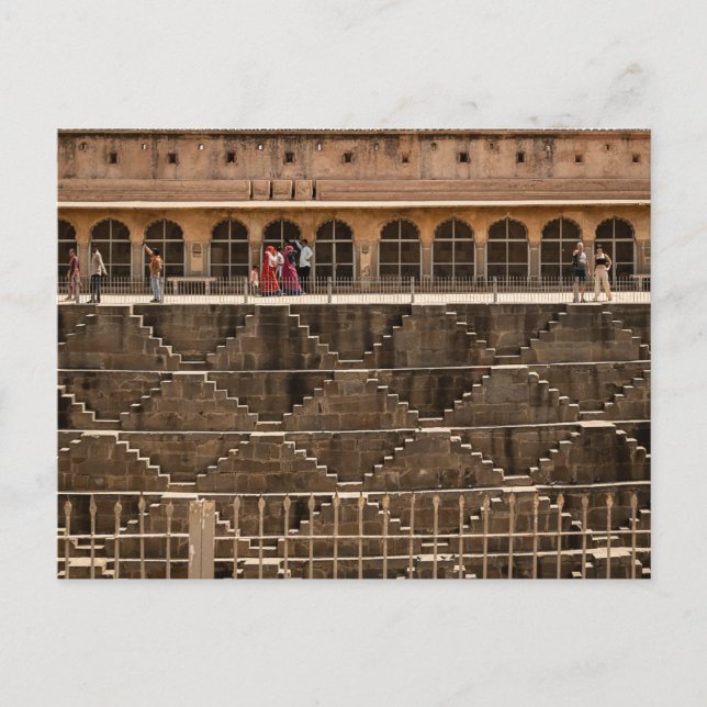 Cartão Postal Poço de Escada de Jaipur com Visitantes | Rajasthã (Frente)