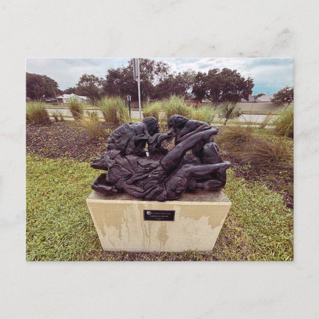 Cartão Postal Poderosa Obra de Arte de Memorial de Guerra (Frente)