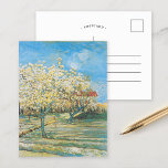 Cartão Postal Pomar no Flor | Vincent van Gogh<br><div class="desc">Pomar em Blossom (1888) pelo artista poste-impressionista holandês Vincent Van Gogh. Arte original é um óleo na canvas que representa uma paisagem de árvores floridas. Use as ferramentas de design para adicionar texto personalizado ou personalizar a imagem.</div>
