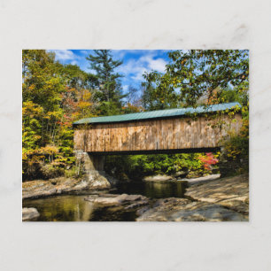 Cartão Postal Ponte Coberta de Montgomery com folhagem de outono