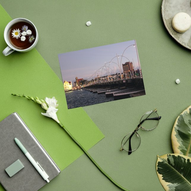 Cartão Postal Ponte Curaçao Queen Emma Pontoon em Dusk (Criador carregado)