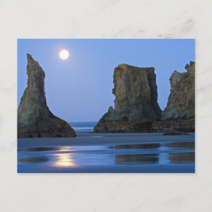 Cartão Postal Pôr da lua, Praia de Bandon, Oregon.