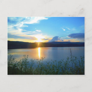 Cartão Postal Pôr do sol azul no lago