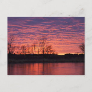 Cartão Postal Pôr do sol brilhante reflete no rio Calamus